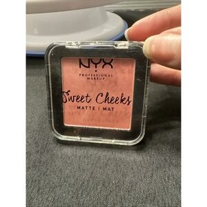 NYX Sweet Cheeks Matte Creamy Powder Blush SCCPBM08 Rose‎ & Play